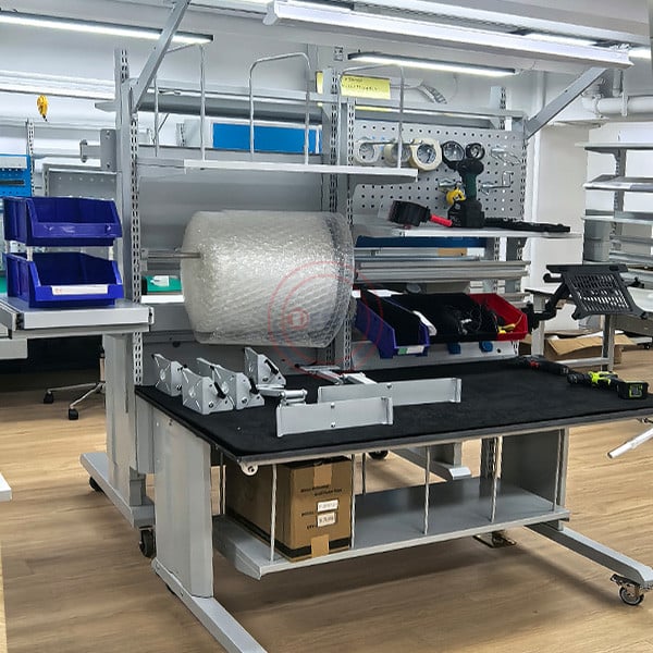 Industries using modular workbenches